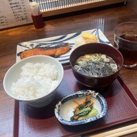 圓 弁柄 渋谷ストリーム - ごはん　味噌汁　香の物付き　1280円