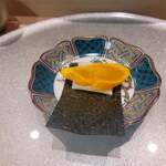 鮨 極 - お餅とカラスミの海苔巻き