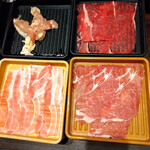 Shabu You - 牛＆豚 食べ放題コース　1,979円　土日祝+110円　鶏肉/牛肉/豚肩バラ肉/豚肩ロース