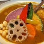 Rojiura Curry SAMURAI. - まぁ！キレイ〜╰(*´︶`*)╯♡
お野菜がカラフルで彩り良く
美しい盛り付けです♡(*´ω｀*)