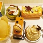 シュクレ - 店員様のお奨め「ケーキ８品」\3000です(2013/12/22UP)