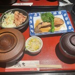 Otananoi Zakaya Funaichi - 銀だらの煮付け定食。優しい味付けでご飯のお供という感じではないかな。醤油を垂らして食っても良いだろう。