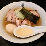 Shina Soba Komuro - スープ (塩)