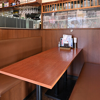 reserved OK! The restaurant has a calm atmosphere and has a variety of seating options.