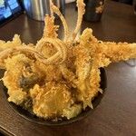 Tempura Akimitsu - 「五代目天丼」3100円
                        本日は海老、牡蠣、鰆、穴子、ワカサギ、薩摩芋、スナップエンドウ