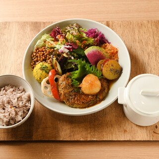 想像以上の満足感！ランチの定番「スマイリープレート」