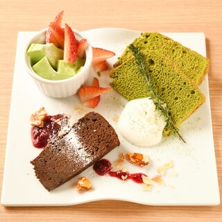 色々食べたいあなたに。「よくばりデザート盛り」