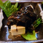 沖縄食堂 てぃんがーら - 令和6年1月
営業時間(17:00〜24:00)
沖縄珍味三種盛(すみイカ、スクガラス、ワタガラス) 税込750円