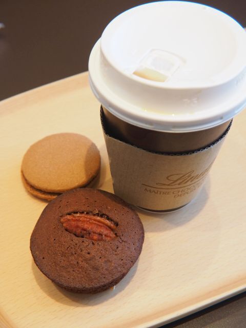 Lindt Chocolat Boutique Hiroshima T-Site Ten photo 3