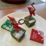 ファニエンテ - ＜12月＞デザートとは別に、おまけのピスタチオケーキとGODIVAのチョコ