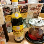 想吃担担面 - 黒酢と辣油は入れ放題