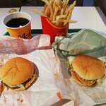 マクドナルド - 料理写真:チキンクリスプ 180円、スパビー 220円、ポテトL 380円、コーヒーM 180円