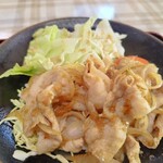 Yamato Shiyokudou - 生姜焼き近影。好みの薄い豚肉で、味付けも好み！お店のご主人もとても感じがいいです。また行きます！