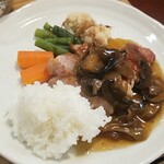 キッチン ブルー グローブ - ご飯を乗せて、ソースを吸わせます