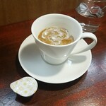 キッチン ブルー グローブ - ミルクを入れます