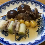 Oden Tonahachi - 椎茸、銀杏、スジ、ネギと塩豚