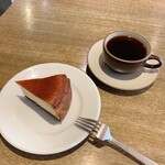 cafe634 - ブレンドコーヒー  No.3 山 550円、金柑チーズケーキ 500円（いずれも税込)