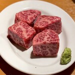 炭火焼肉ホルモン まるは - 