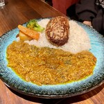 E-itou curry - エイト無水カレー改／ハンバーグトッピング（合計1,700円）