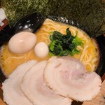 Yokohama Ie Keira-Men Rikimaruya - 豚骨醤油大盛MAX