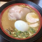 ishiusugemmugijikaseira-memmarugama - 鶏白湯らーめん（しょうゆ）半熟塩たまご