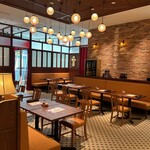 中華バル サワダ - 内観全景