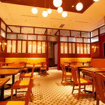 中華バル サワダ - 内観全景