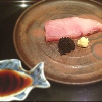 日本料理 晴山 - 氷見の鰤の昆布締め