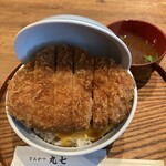 とんかつ丸七 池袋店 - お椀を立てるのが特徴的