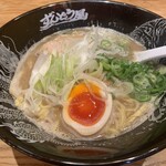 ラー麺 ずんどう屋 - 和風ラーメン。魚の出汁と豚骨がマッチ