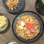 I am Gyoza - 新メニュー！めちゃうま！
海鮮ゴロゴロチャーハン！　980円