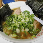 家系ラーメン 近藤家 - 青ねぎの背