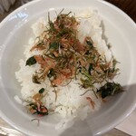天ぷらと肴うみの - ご飯は美味しいふりかけもあります(^^)
