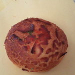 ベーカリー テテ - 牛すじ入り焼きカレーパン