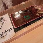 豊寿司 - 大将が落としたマグロのタグ
