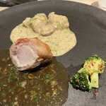 Furansuryouritammoa - 仏産うさぎの背肉、里芋とパンチェッタを巻いて、もも肉のたらこフリカッセ