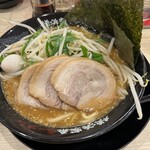 Yokohama Iekei Ramen Yuurakuya - 【期間限定】みそラーメン