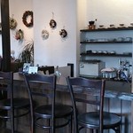 ギャラリーカフェ ヌノ - 店内にはリースも