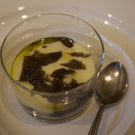 ラ・ボッテガ・ゴローザ - イカの炭煮とオルゾット ポテトのクレーマと冬トリュフ