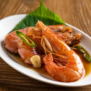 特製タレにじっくり漬け込んだ大ぶりの「カンジャンセウ」