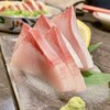 炭火個室居酒屋 都立大学のひもの屋 - 料理写真:寒ぶり刺身