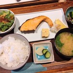 Tonarino Totoya - ランチ｜銀鮭塩焼定食
