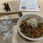 Cozy Cafe & Bar beyond - 