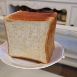 ブレドール - ■４斤角食パン　１斤　410円(税込)
ブレドール葉山の定番商品！
シンプルがゆえに美味しい食パン。