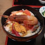 りきさん亭 - 海鮮丼