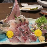 新鮮な魚介類と地酒専門店 おやじの隠れ家 魚武 - 