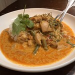 タイ料理ピン トン - チキンレッドカレー