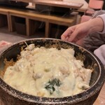 ユッケ 焼肉 生サムギョプサル 手打ち冷麺 ハヌリ - 石焼きチーズビビンバ