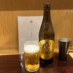 麺 みつヰ - エビスビール（中瓶）と中華そば　たまらん