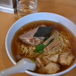 たいよう軒 - "餛飩麪（こんとんいりしるそば）"